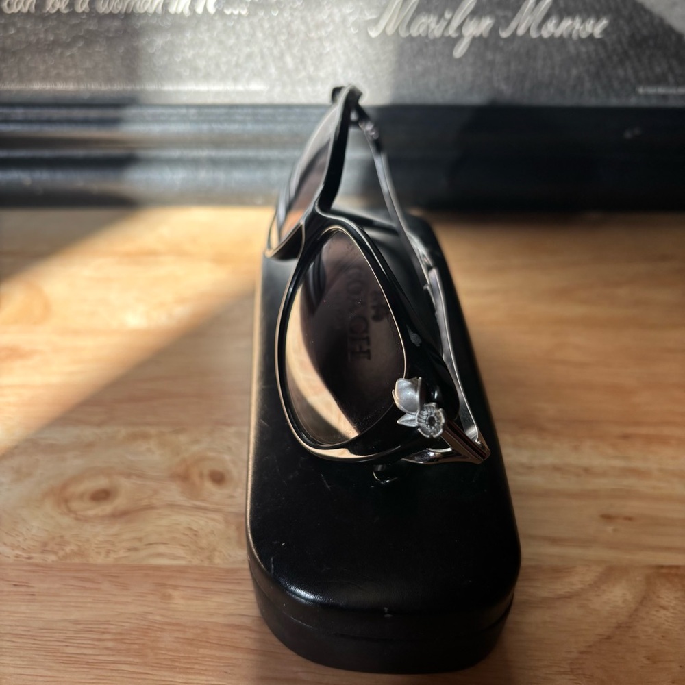 Coach Woman’s Black Tea Rose Sunglasses. Cat Eye Shape - Picture 12 of 14